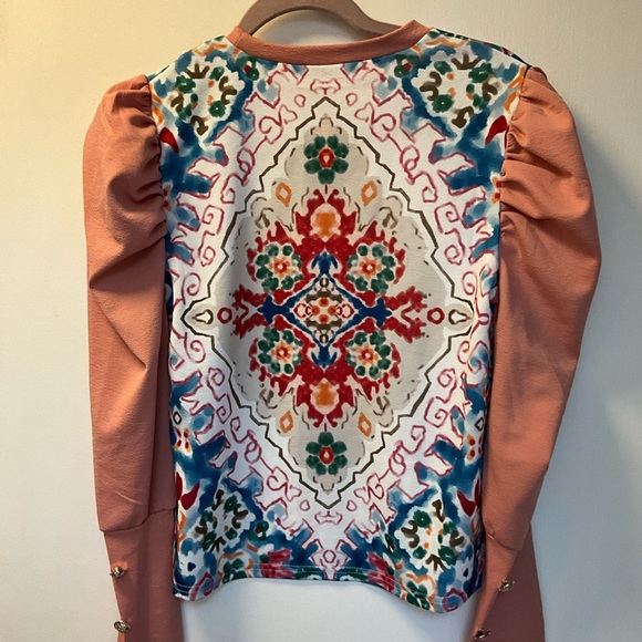 🐝 IZURIA Pink & Blue Floral Button-Accent Long Puff-Sleeve Top NWOT Size M - Picture 3 of 7